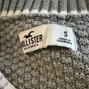Hollister Textured Gray Crewneck Sweater